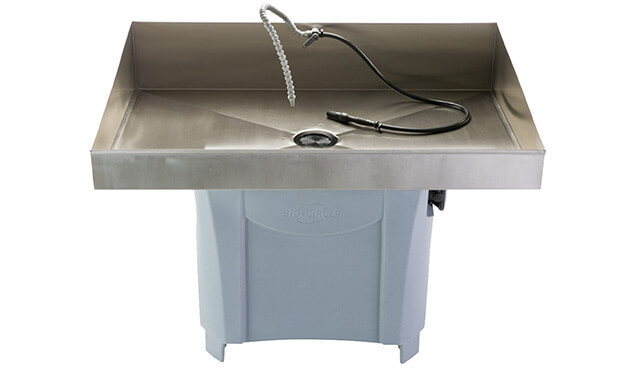 Robuuste en milieuvriendelijke ontvetterbak met pomp.